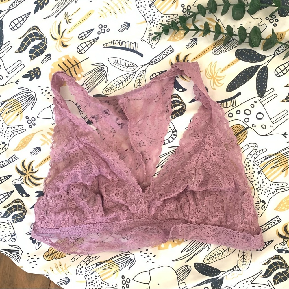 Victoria Secret Lace Mauve Bralettes. Size L